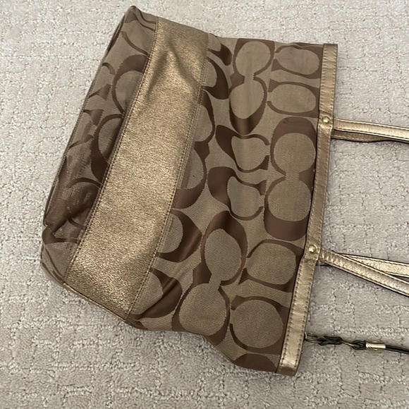 Coach Gold tote bag - Picture 5 of 14